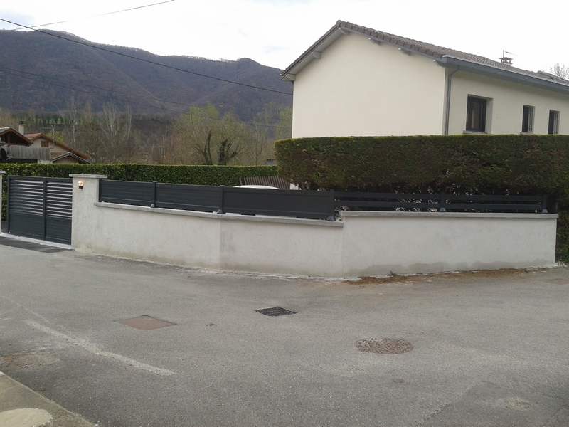 Cloture Bois Sur Muret Cloture en aluminium, en PVC, en acier ou en Cloture Bois Sur Muret Cloture en aluminium, en PVC, en acier ou en
